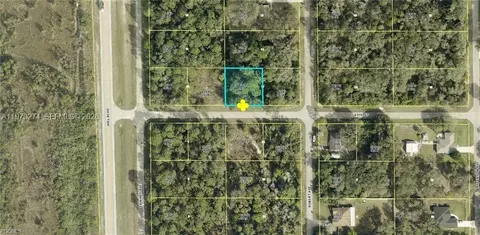 2405 E 19th St, Lehigh Acres, FL 33972