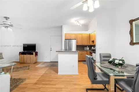 10715 W Clairmont Cir #212, Tamarac, FL 33321