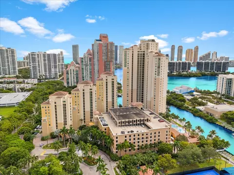 3340 NE 190th St #204, Aventura, FL 33180