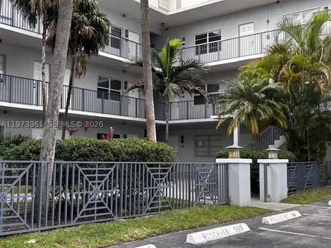 2200 S Ocean Dr #N102, Hollywood, FL 33019