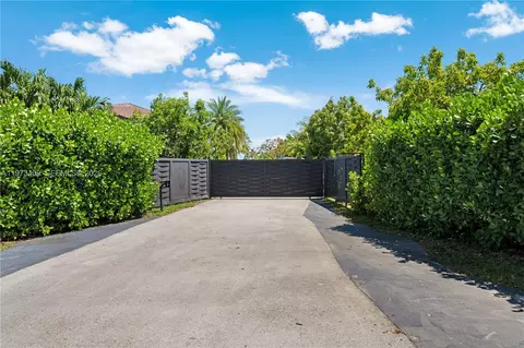 13050 SW 26th St, Miami, FL 33175