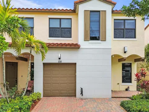 135 NW 209th Trl, Pembroke Pines, FL 33029