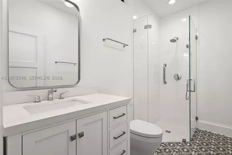 Bath - 108 Waters Edge Dr, Jupiter, FL 33477 photo 3 of 3