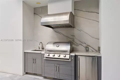 Kitchen - 108 Waters Edge Dr, Jupiter, FL 33477 photo 5 of 5