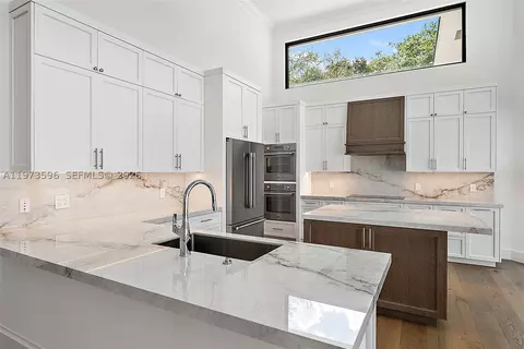 Kitchen - 108 Waters Edge Dr, Jupiter, FL 33477 photo 2 of 5