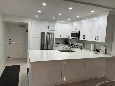 6884 N Kendall Dr #C407, Pinecrest, FL 33156