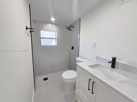 Bath - 571 E 54th St, Hialeah, FL 33013 photo 3 of 3
