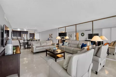 3140 S Ocean Dr #PH4, Hallandale Beach, FL 33009