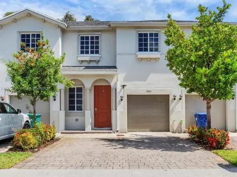 1363 NW 208th Ter, Miami Gardens, FL 33169