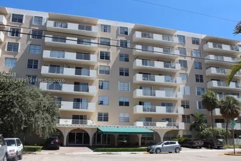 1455 N Treasure Dr #6D, North Bay Village, FL 33141