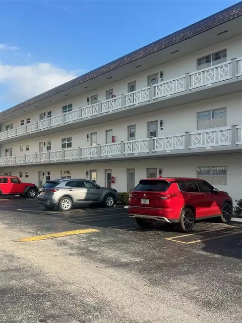 5171 W Oakland Park Blvd #203, Lauderdale Lakes, FL 33313