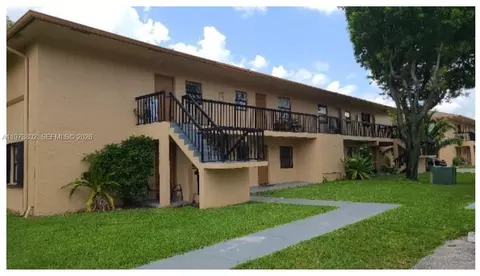 2540 W 67th Pl #202-28, Hialeah, FL 33016