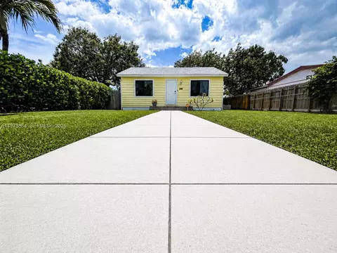2330 Scott St, Hollywood, FL 33020