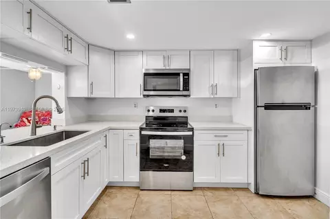 3252 Foxcroft Rd #102, Miramar, FL 33025