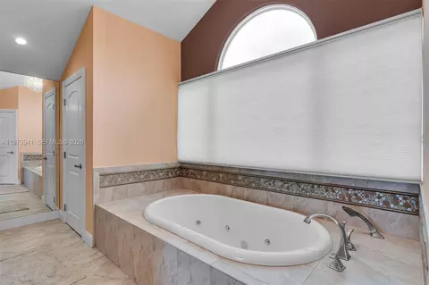 Bath - 1218 Mockingbird Rd, Key Largo, FL 33037 photo 5 of 8