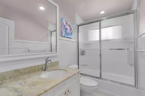 Bath - 1218 Mockingbird Rd, Key Largo, FL 33037 photo 8 of 8