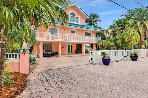Exterior - 1218 Mockingbird Rd, Key Largo, FL 33037 photo 10 of 12