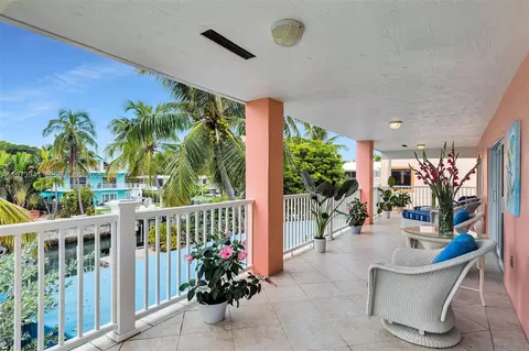 Exterior - 1218 Mockingbird Rd, Key Largo, FL 33037 photo 3 of 12