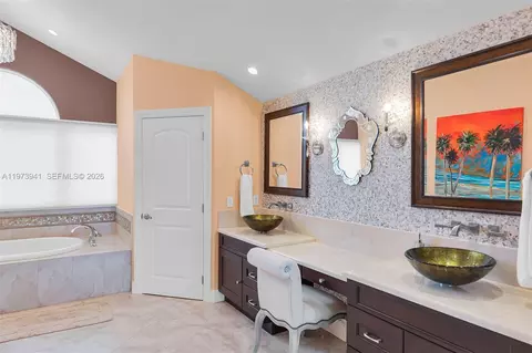 Bath - 1218 Mockingbird Rd, Key Largo, FL 33037 photo 7 of 8