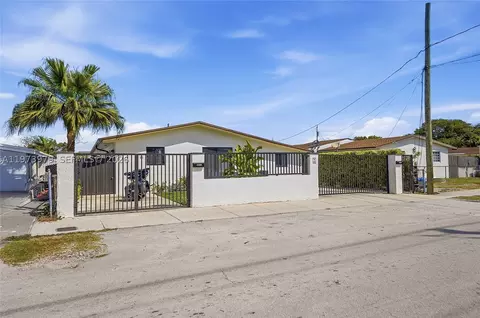 9007 SW 38th St, Miami, FL 33165