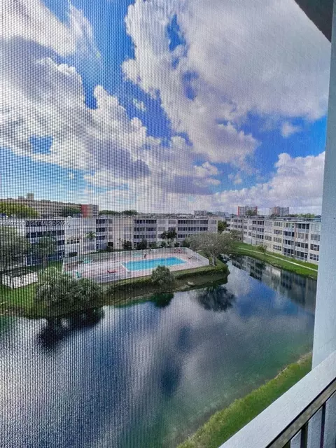 1700 NE 191st St #508, Miami, FL 33179