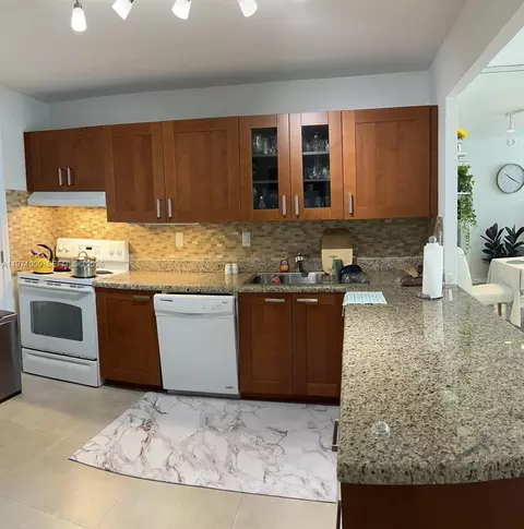 1150 NE 191st St #34, Miami, FL 33179