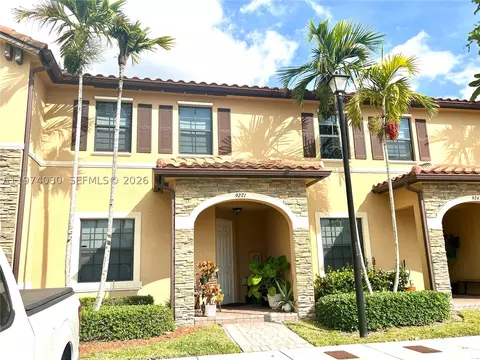 9271 W 33rd Ln, Hialeah, FL 33018 photo 2