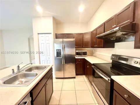 Kitchen - 9271 W 33rd Ln, Hialeah, FL 33018 photo 2 of 2