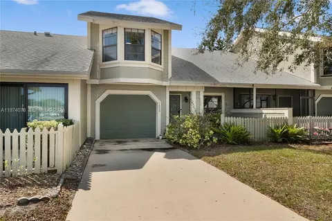 1550 SE Dewberry Ct, Port Saint Lucie, FL 34952