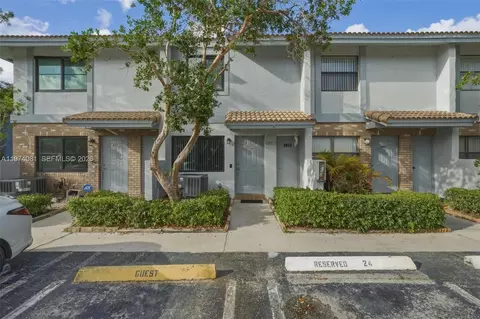9853 Riverside Dr #8-24, Coral Springs, FL 33071