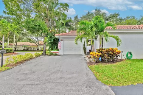 1361 Seagrape Cir, Weston, FL 33326
