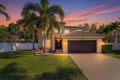 1521 NW 178th Ter, Pembroke Pines, FL 33029