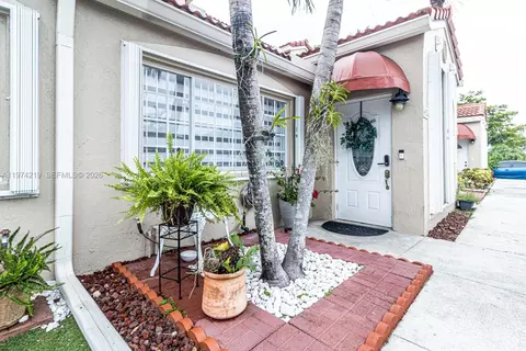 6926 NW 166th Ter #1302, Miami Lakes, FL 33014
