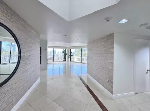 2000 Island Blvd #606, Aventura, FL 33160