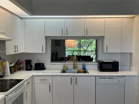 13105 SW 16th Ct #313L, Pembroke Pines, FL 33027