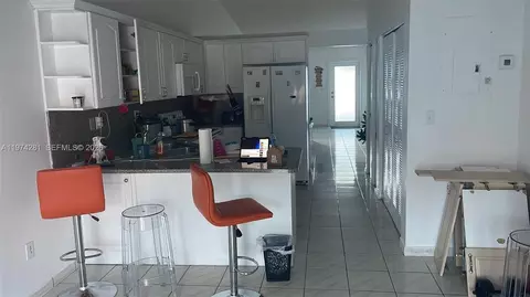 5661 W 21st Ave, Hialeah, FL 33016