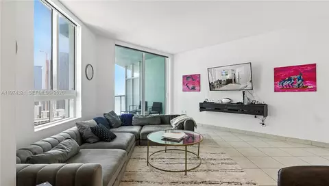 1900 N Bayshore Dr #2810, Miami, FL 33132