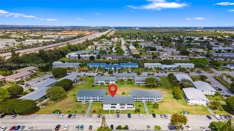 237 Camden J #237, West Palm Beach, FL 33417