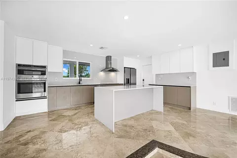 5510 NE 18th Ave, Fort Lauderdale, FL 33334