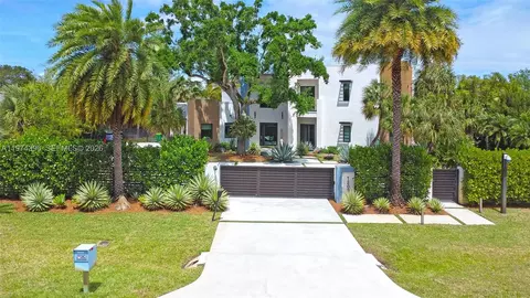 12021 NW 4th St, Plantation, FL 33325