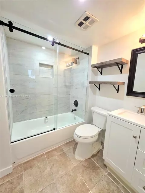 108 Royal Park Dr #2H, Oakland Park, FL 33309