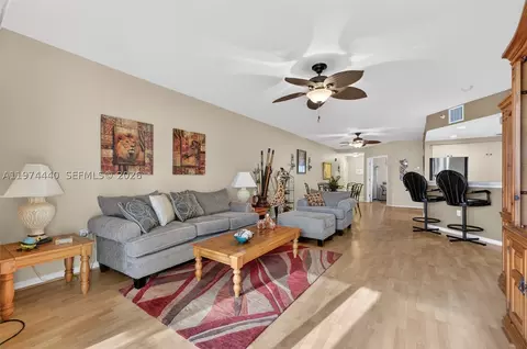 4401 Crystal Lake Dr #101, Pompano Beach, FL 33064