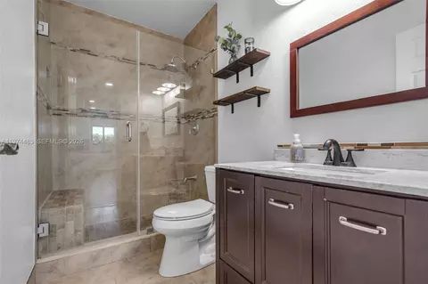Bath - 42 W 44th St, Hialeah, FL 33012 photo 3 of 3