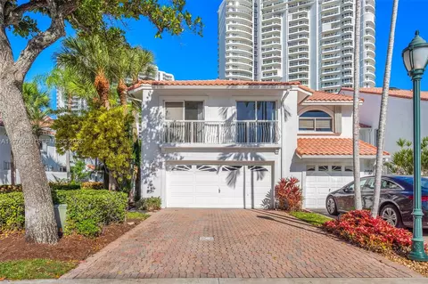 3785 NE 209th Ter, Aventura, FL 33180