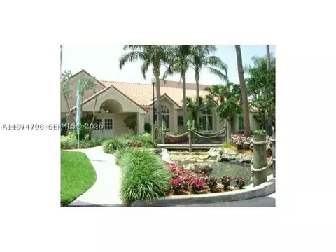 3390 N Pinewalk Dr N #1038, Margate, FL 33063