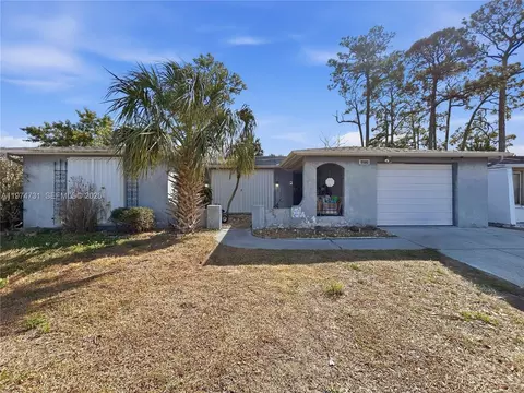 10028 Freestone Ln, Port Richey, FL 34668
