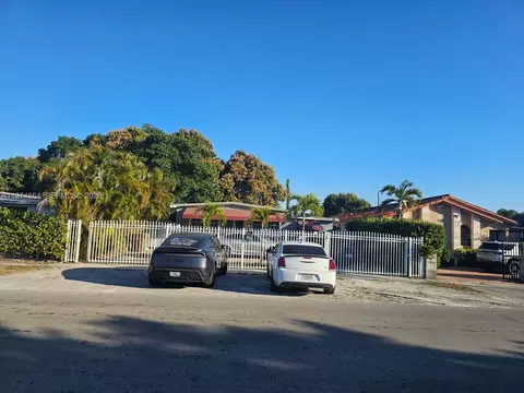 183 E 44th St, Hialeah, FL 33013 photo 1