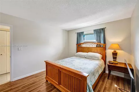Bedroom - 324 SE 10th St #208, Dania Beach, FL 33004 photo 8 of 10
