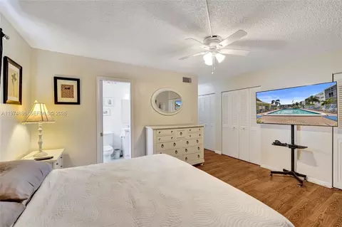 Bedroom - 324 SE 10th St #208, Dania Beach, FL 33004 photo 5 of 10