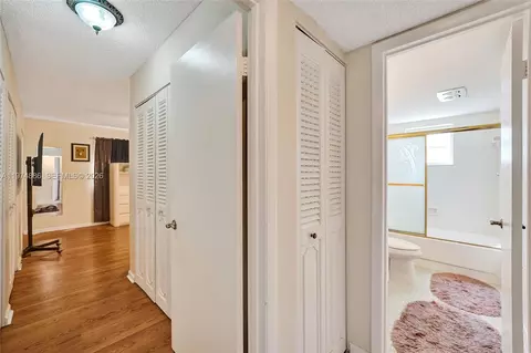 Entry Way - 324 SE 10th St #208, Dania Beach, FL 33004 photo 4 of 6